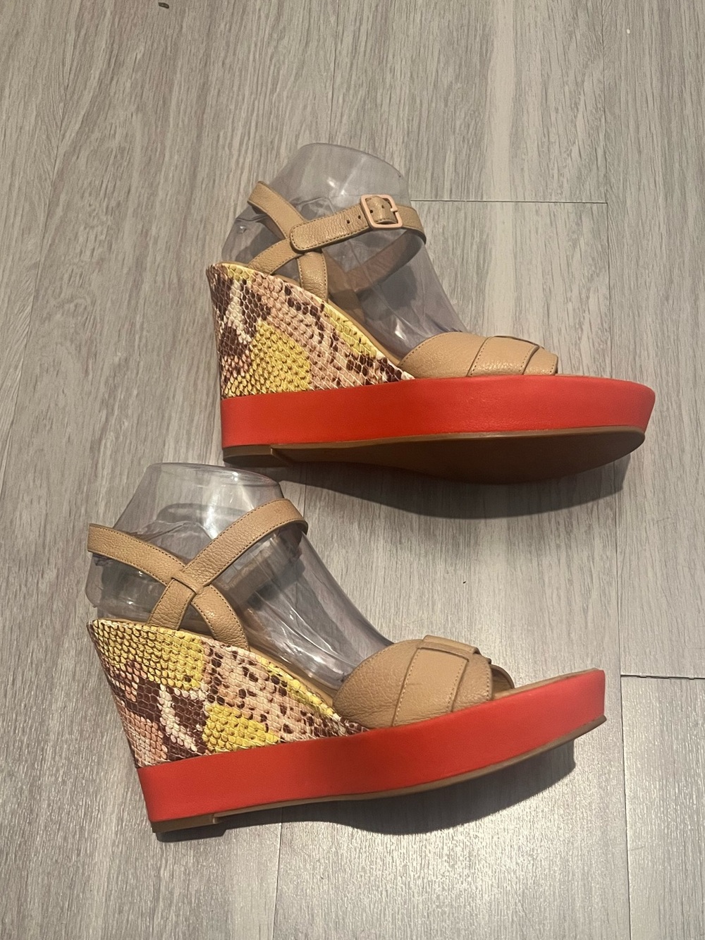 Cole Haan Tan Leather Wedge Sandals Snake-Print Heel Red Platform Size 10B - Picture 3 of 13